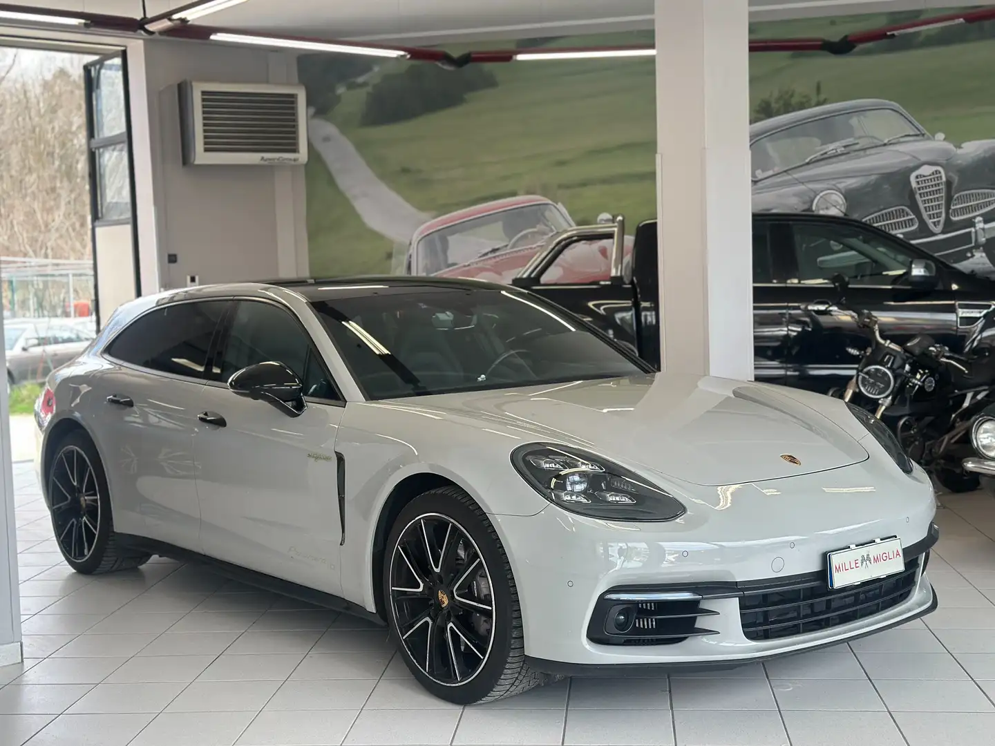 Porsche Panamera Sport Turismo 2.9 4 e-hybrid 10 years Edition auto Weiß - 1