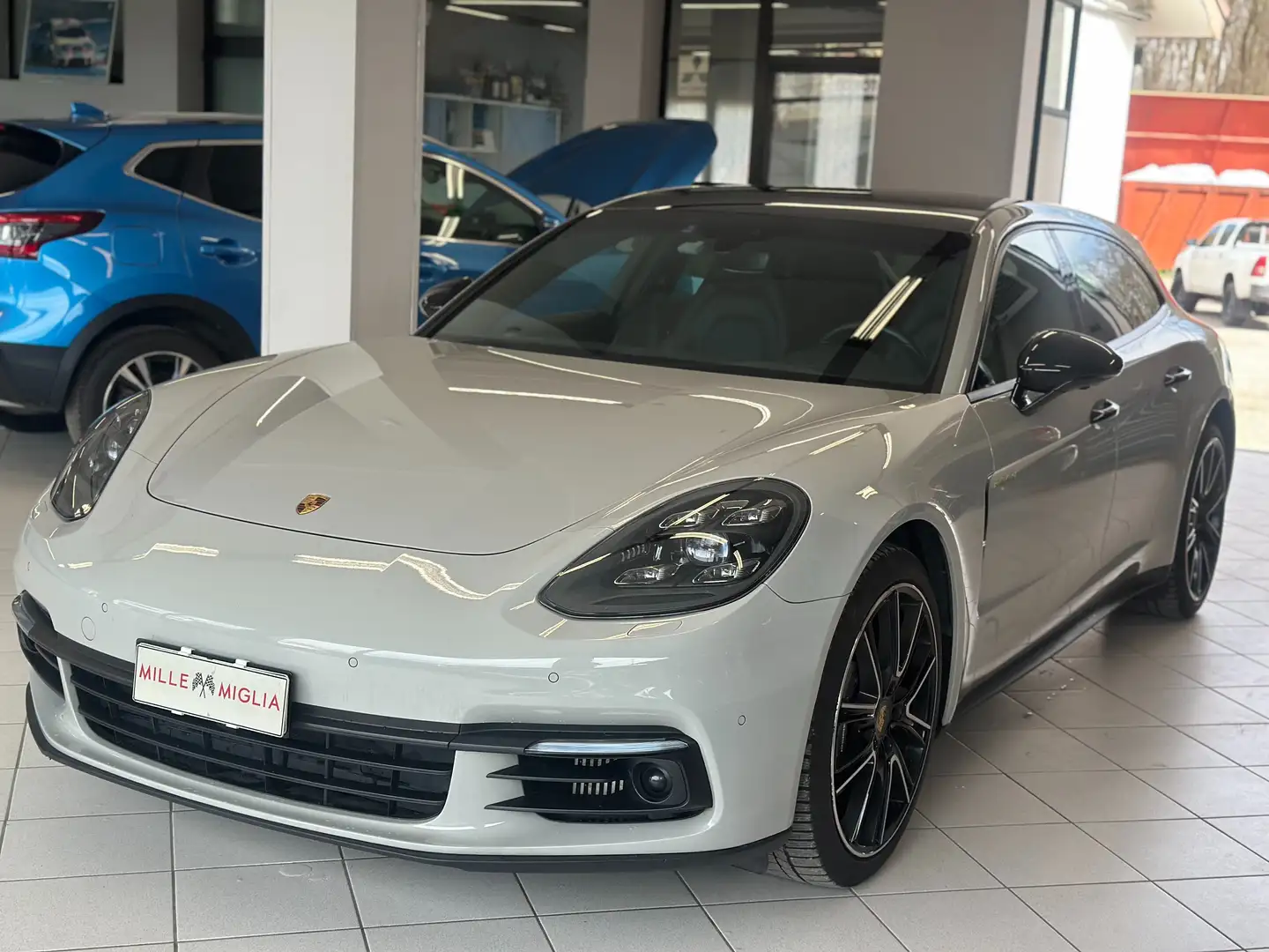 Porsche Panamera Sport Turismo 2.9 4 e-hybrid 10 years Edition auto Weiß - 2