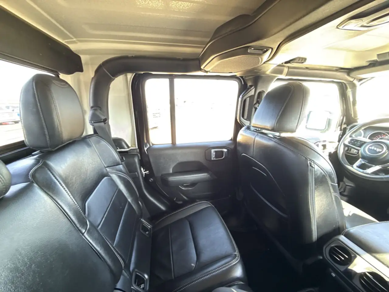 Jeep Gladiator снимка Jeep Gladiator