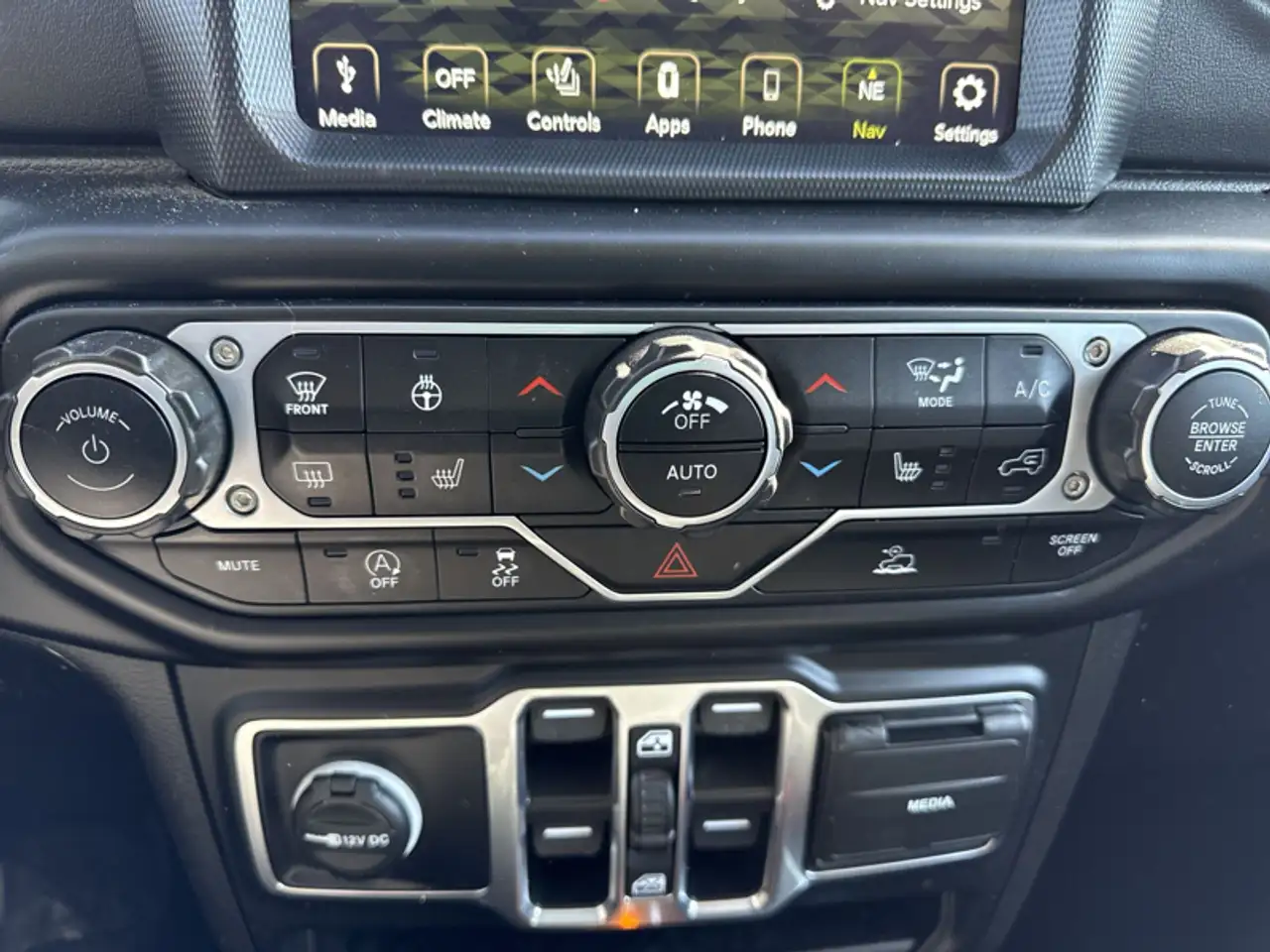 Jeep Gladiator снимка Jeep Gladiator