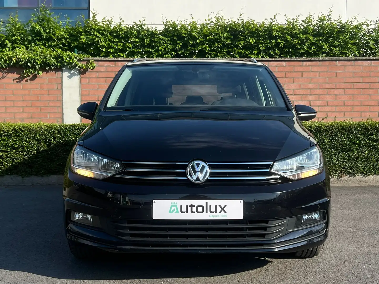Volkswagen Touran AUTOMATIQUE - ESSENCE - ATTACHE REMORQUE Noir - 2