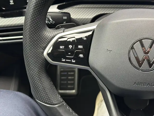 Volkswagen Golf view 17