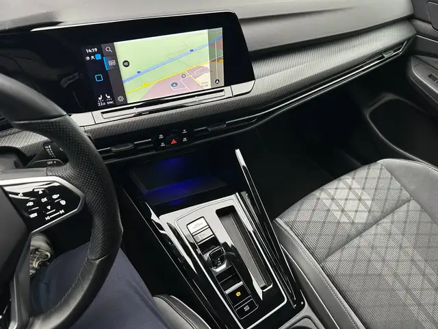 Volkswagen Golf view 20