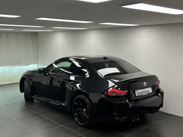 BMW M2 view 3
