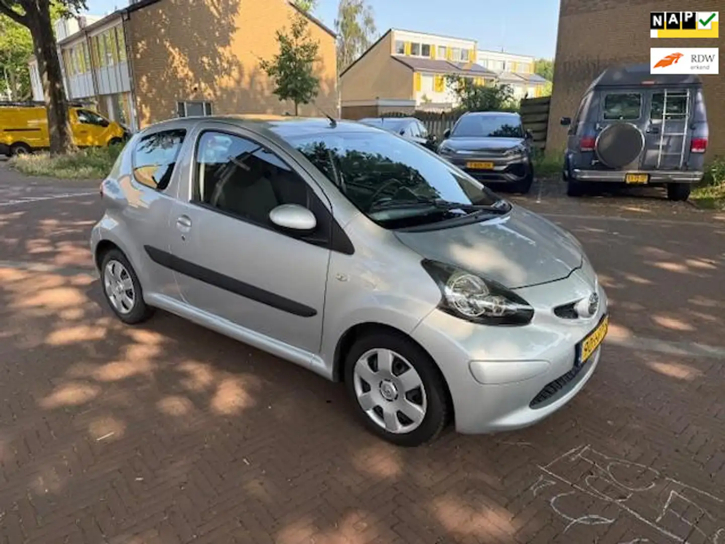 Toyota Aygo AUTOMAAT / Airco / 83.000 NAP / Tweede eigenaar Grijs - 1