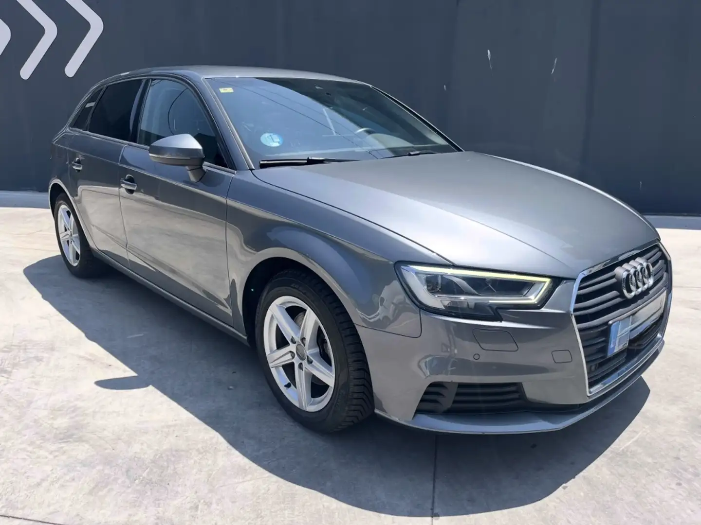 Audi A3 Sedán 30 TFSI S line S tronic Gris - 2