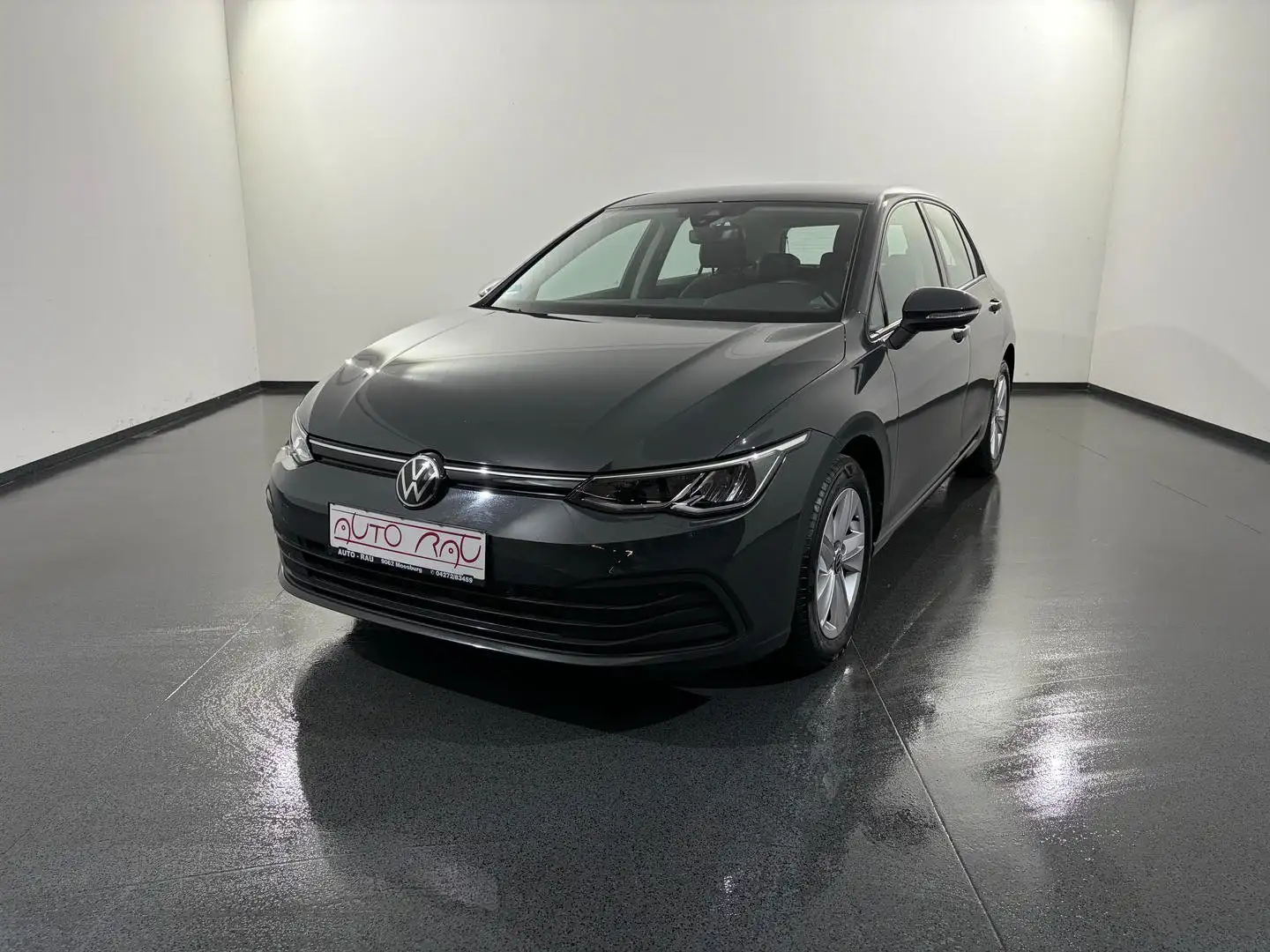 Volkswagen Golf 8 Lim. 1.5 TSI Life *LED*ACC*NAVI* Grau - 2