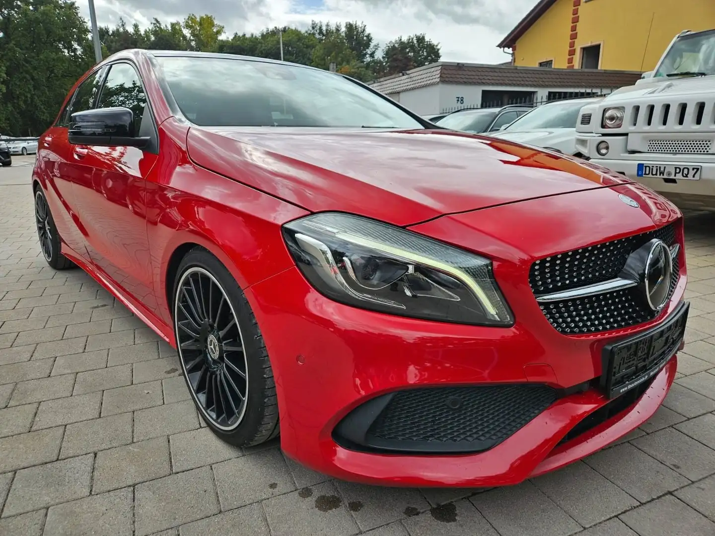 Mercedes-Benz A 200 A -Klasse A 200 BlueEfficiency Rouge - 1