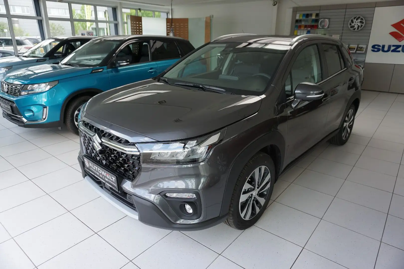 Suzuki S-Cross 1.5 Vollhybrid*Comfort+*Allrad*A/T* Gris - 2