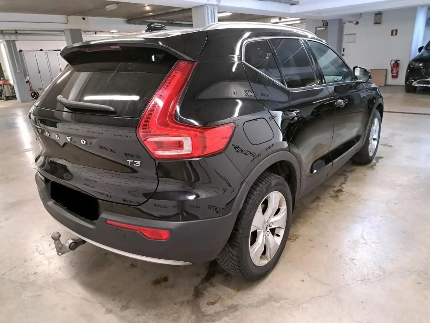 Volvo XC40 Momentum Pro Aut AHK DAB GRA Navi Kamera Schwarz - 2