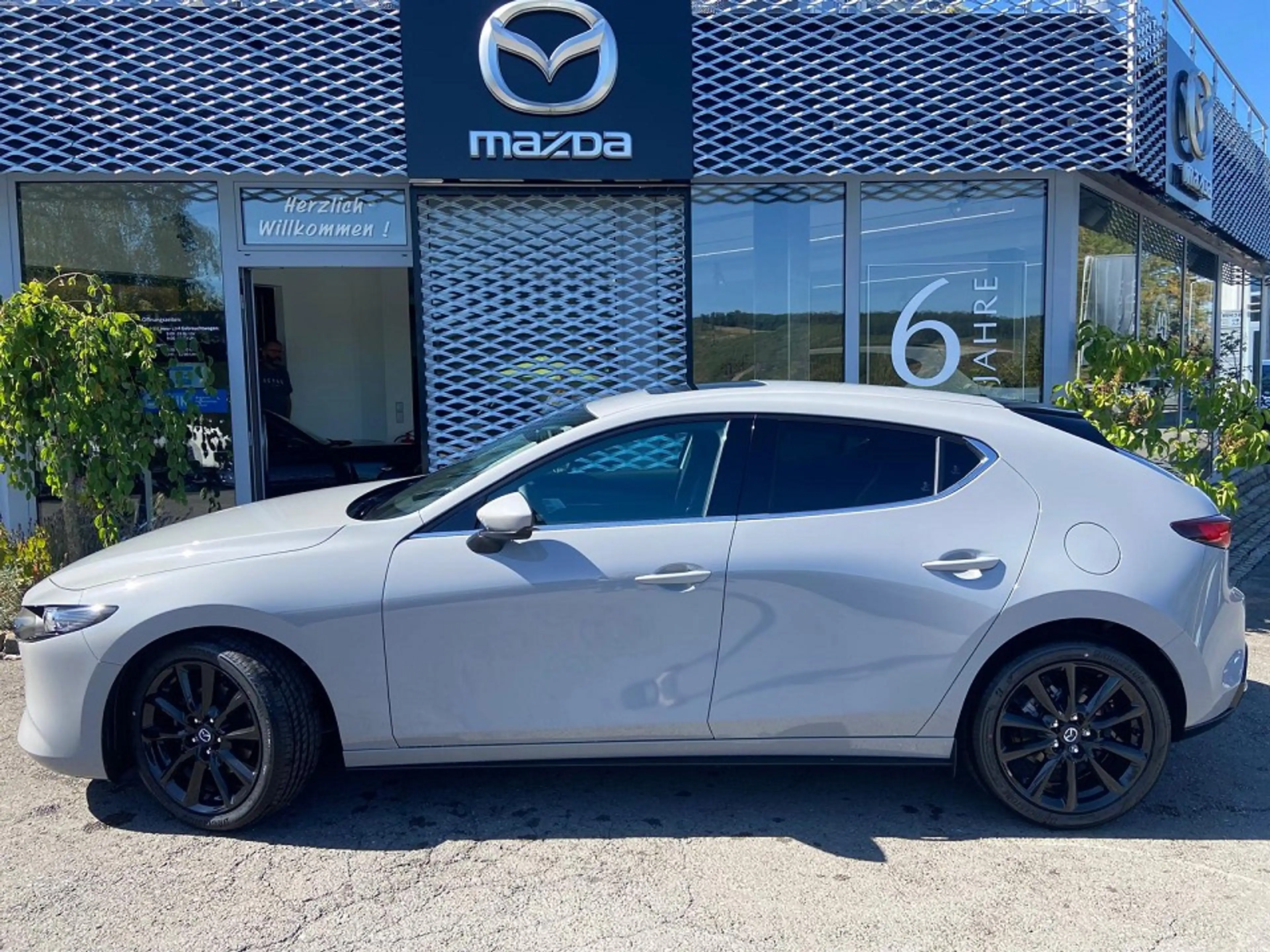 Mazda 3 2.0L e-SKYACTIV X 186ps — photo 2
