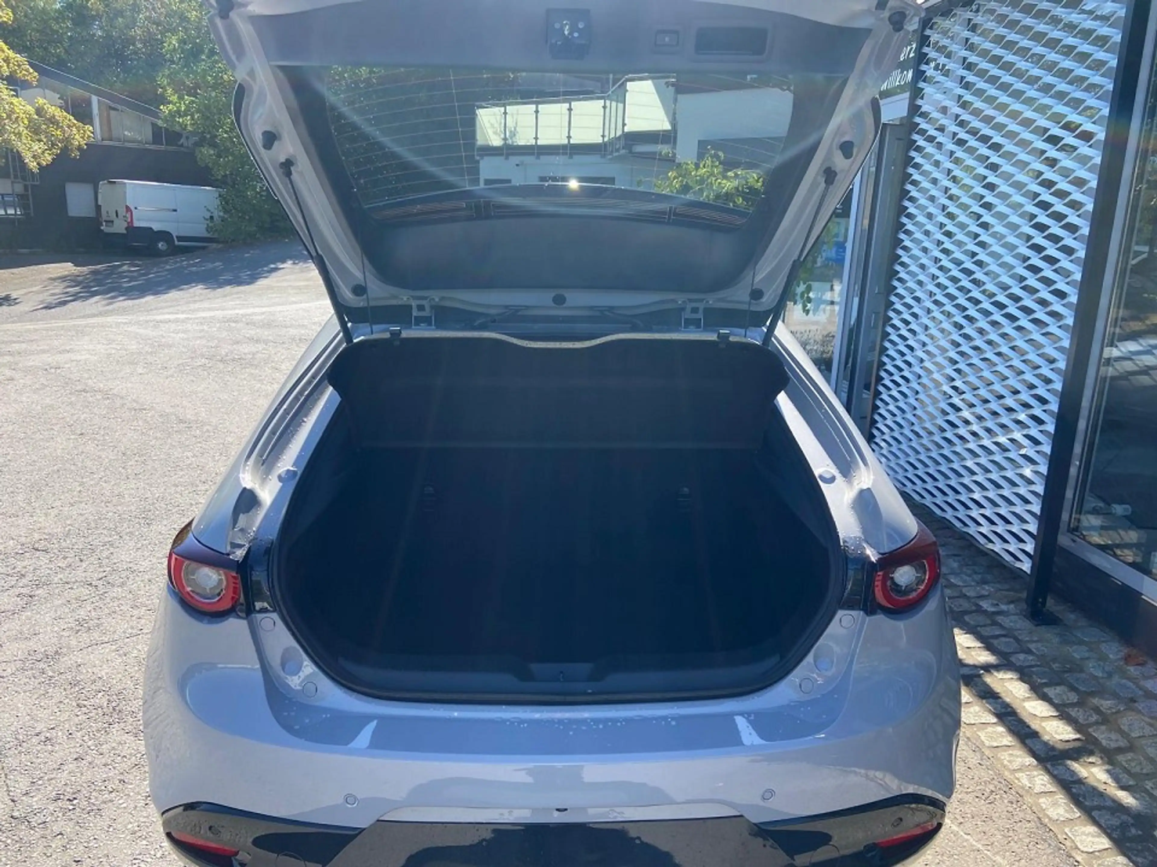 Mazda 3 2.0L e-SKYACTIV X 186ps — photo 6
