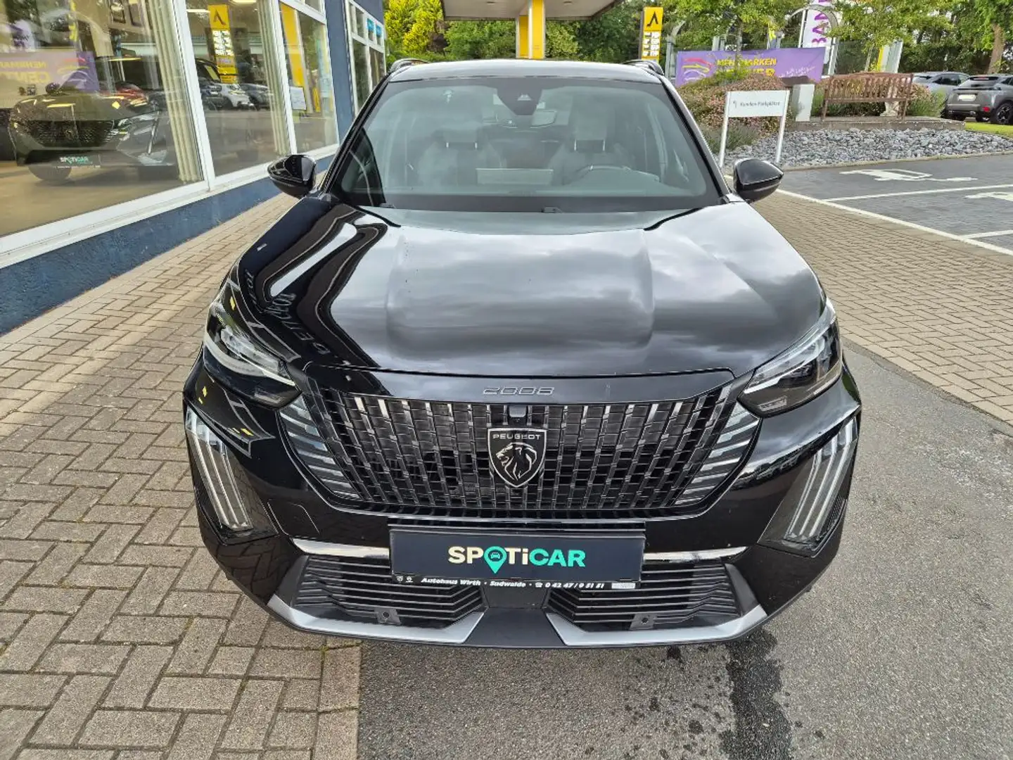 Peugeot 2008 GT 130 EAT8 NAVI+ACC+360°CAM+INDUKTION Schwarz - 2
