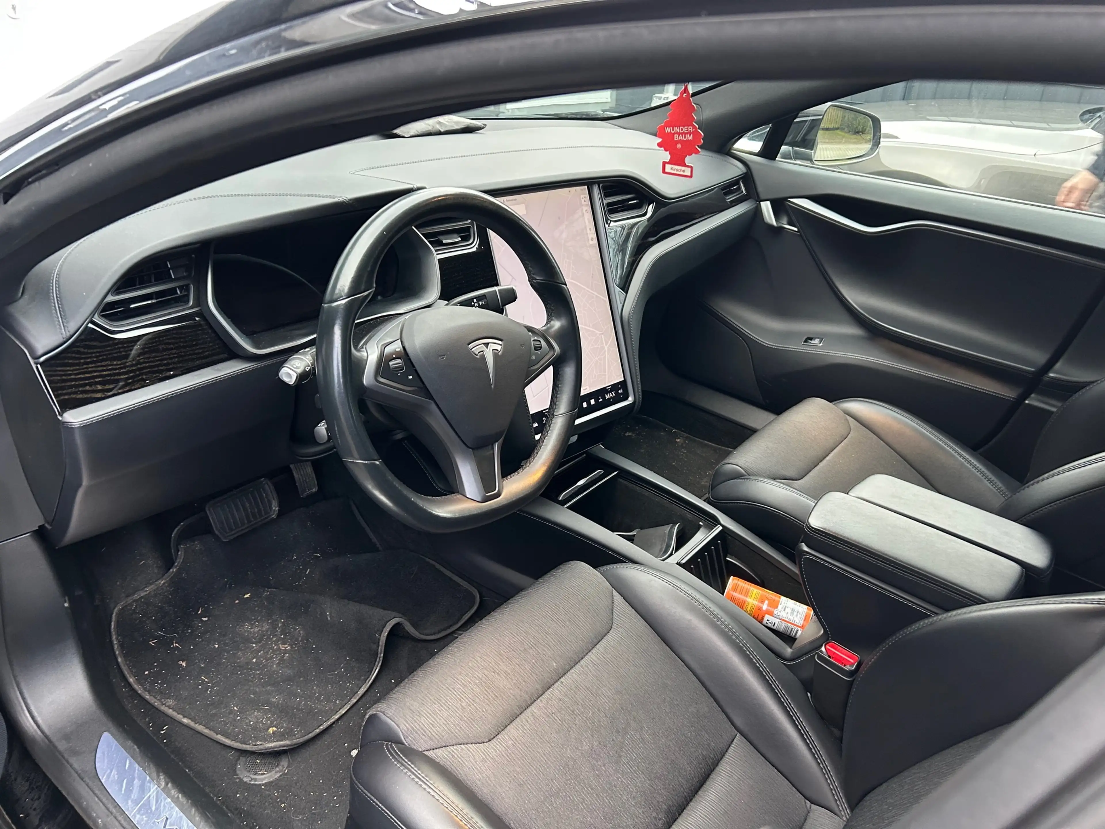 Tesla Model S Model S 75D Allradantrieb — photo 5