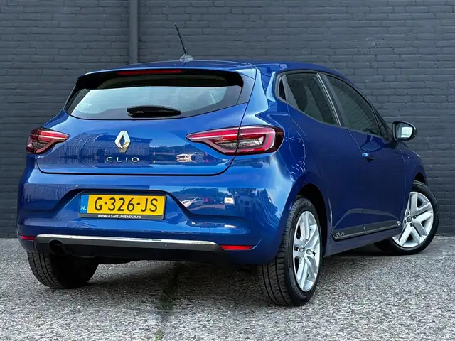 Renault Clio view 4