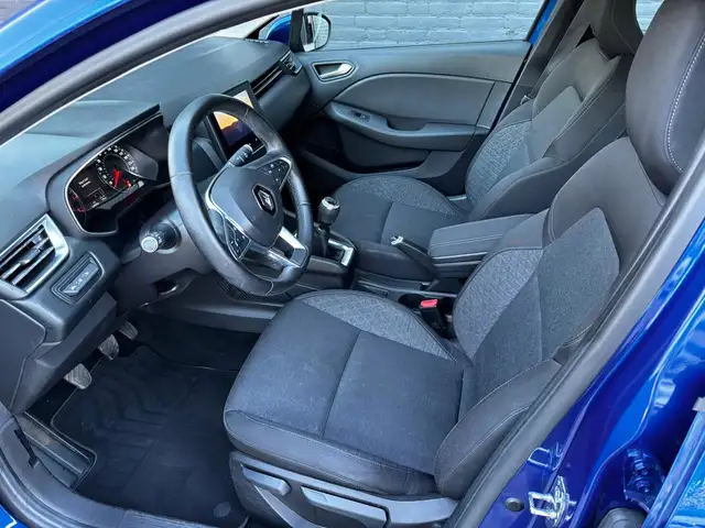 Renault Clio view 13