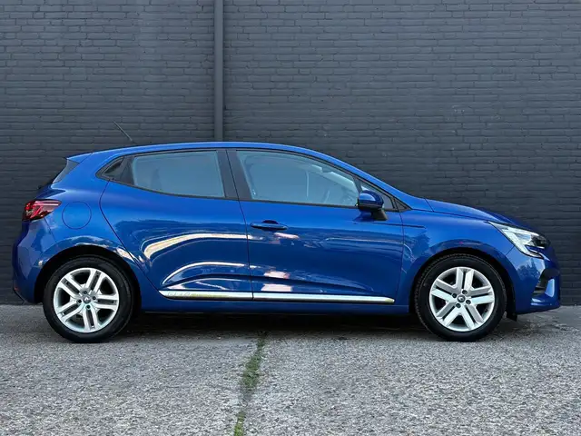 Renault Clio view 8