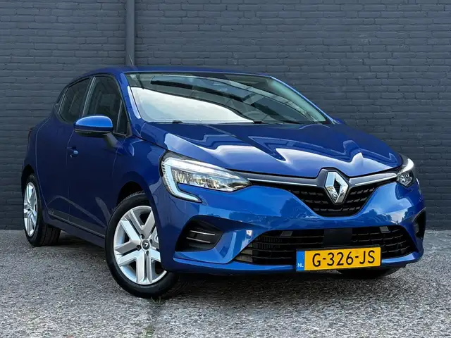Renault Clio view 2