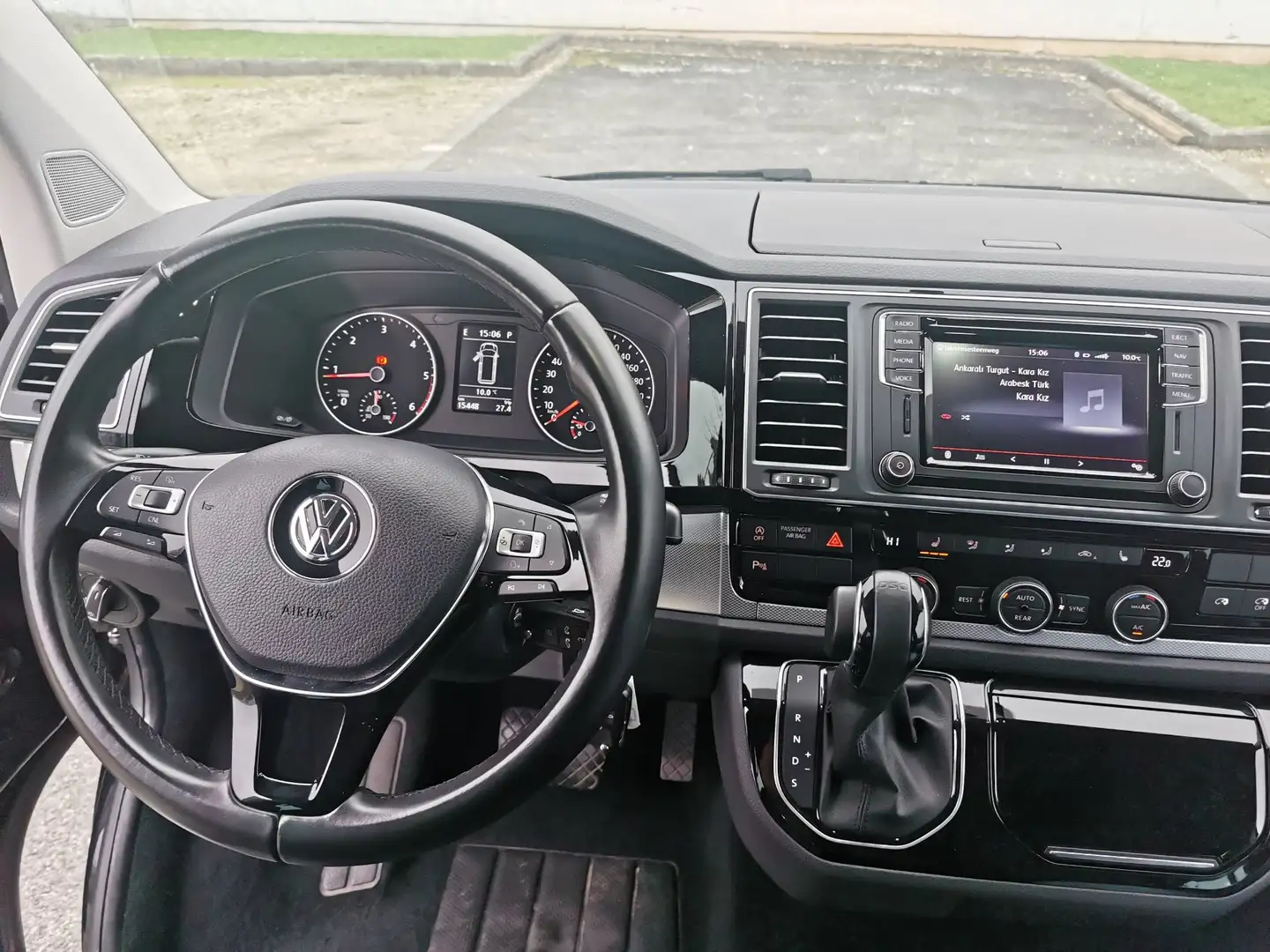 Volkswagen T6 Caravelle 2.0 TDi SCR BMT Highline DSG Black - 2
