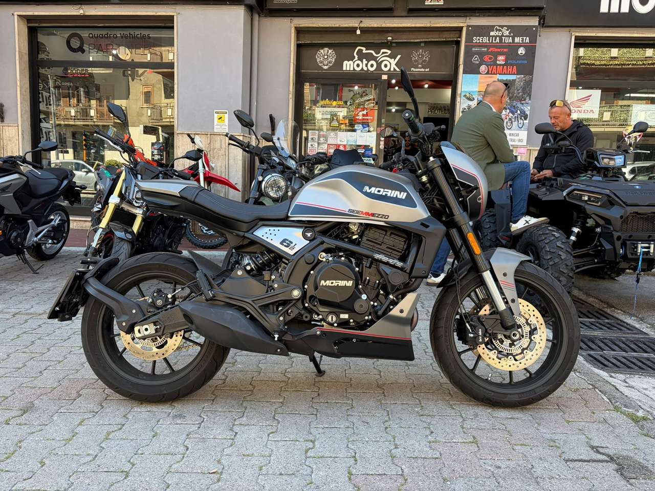 Moto Morini Seiemmezzo STR 650