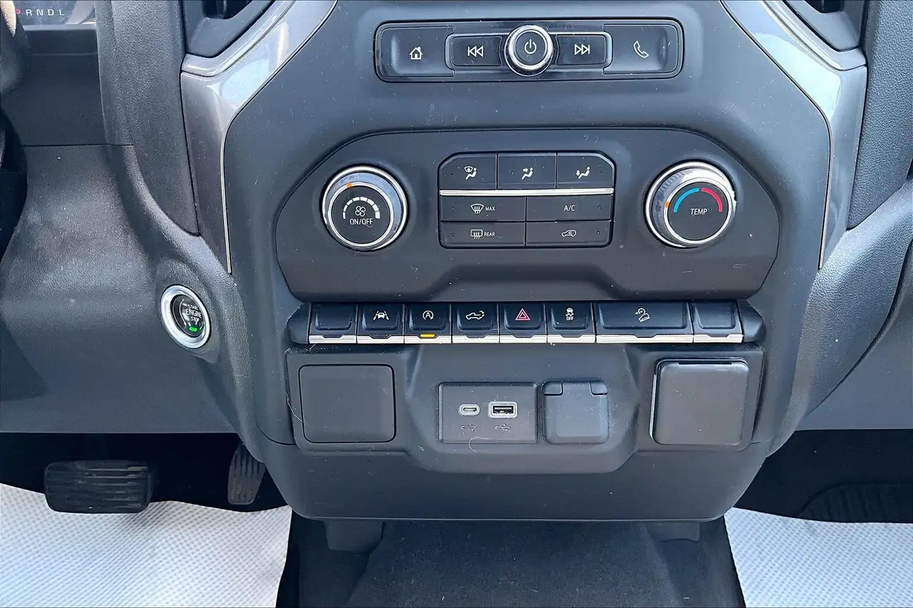 Chevrolet Silverado 1500 снимка Chevrolet Silverado 1500