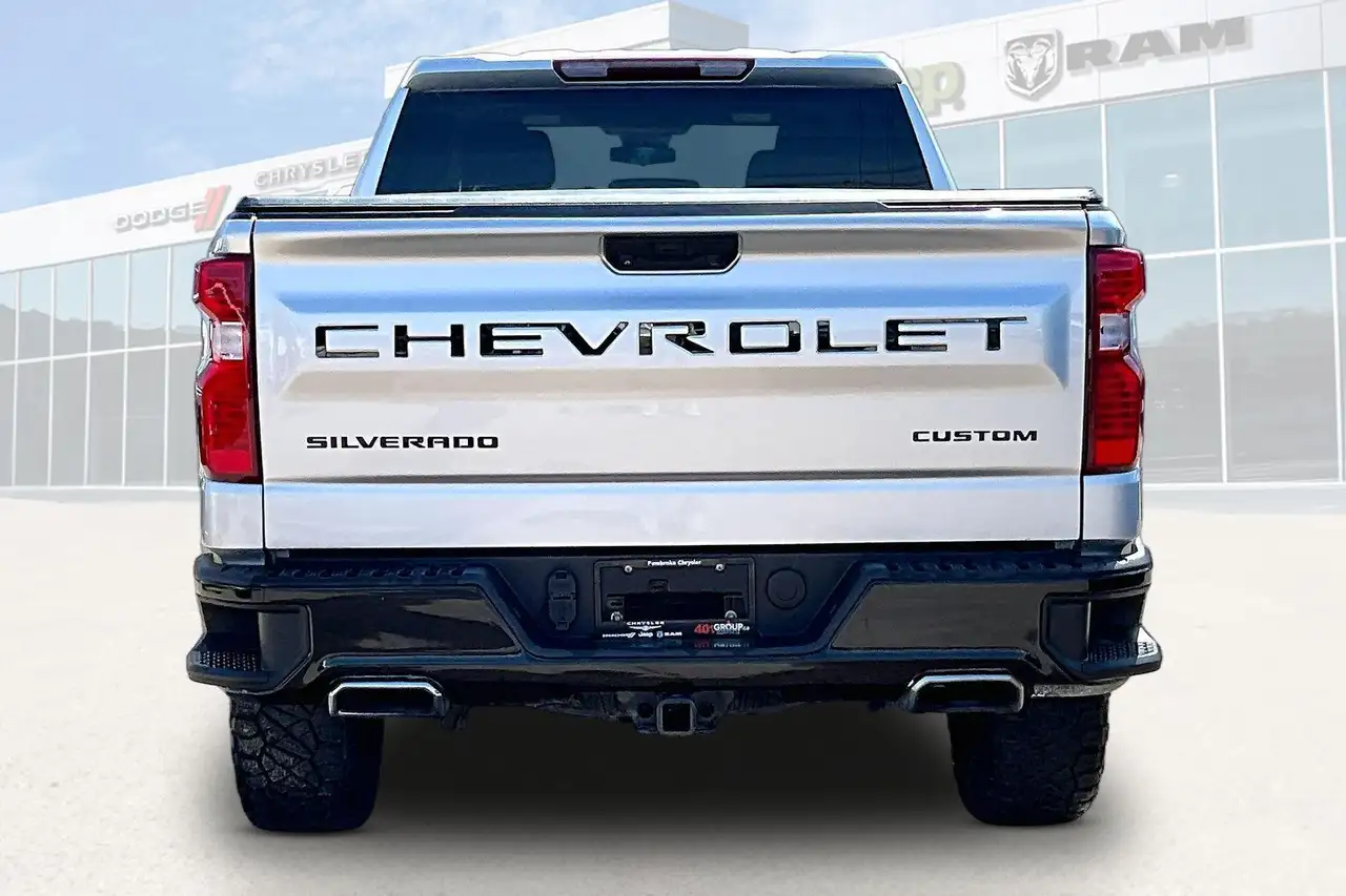 Chevrolet Silverado 1500 снимка Chevrolet Silverado 1500