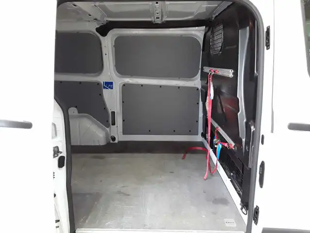Ford Transit view 13