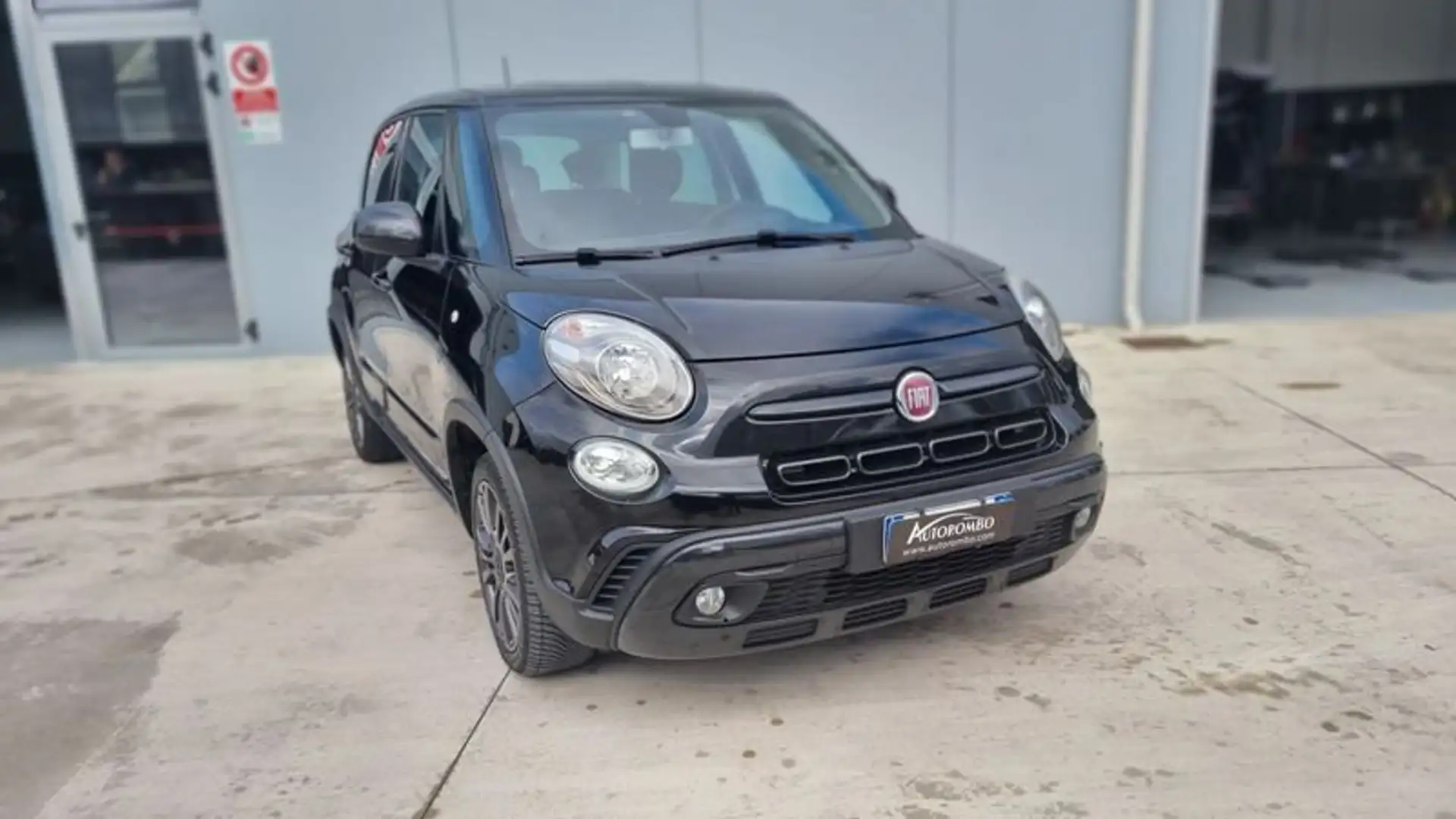 Fiat 500L 1.3 Multijet 95 CV Trekking Noir - 1
