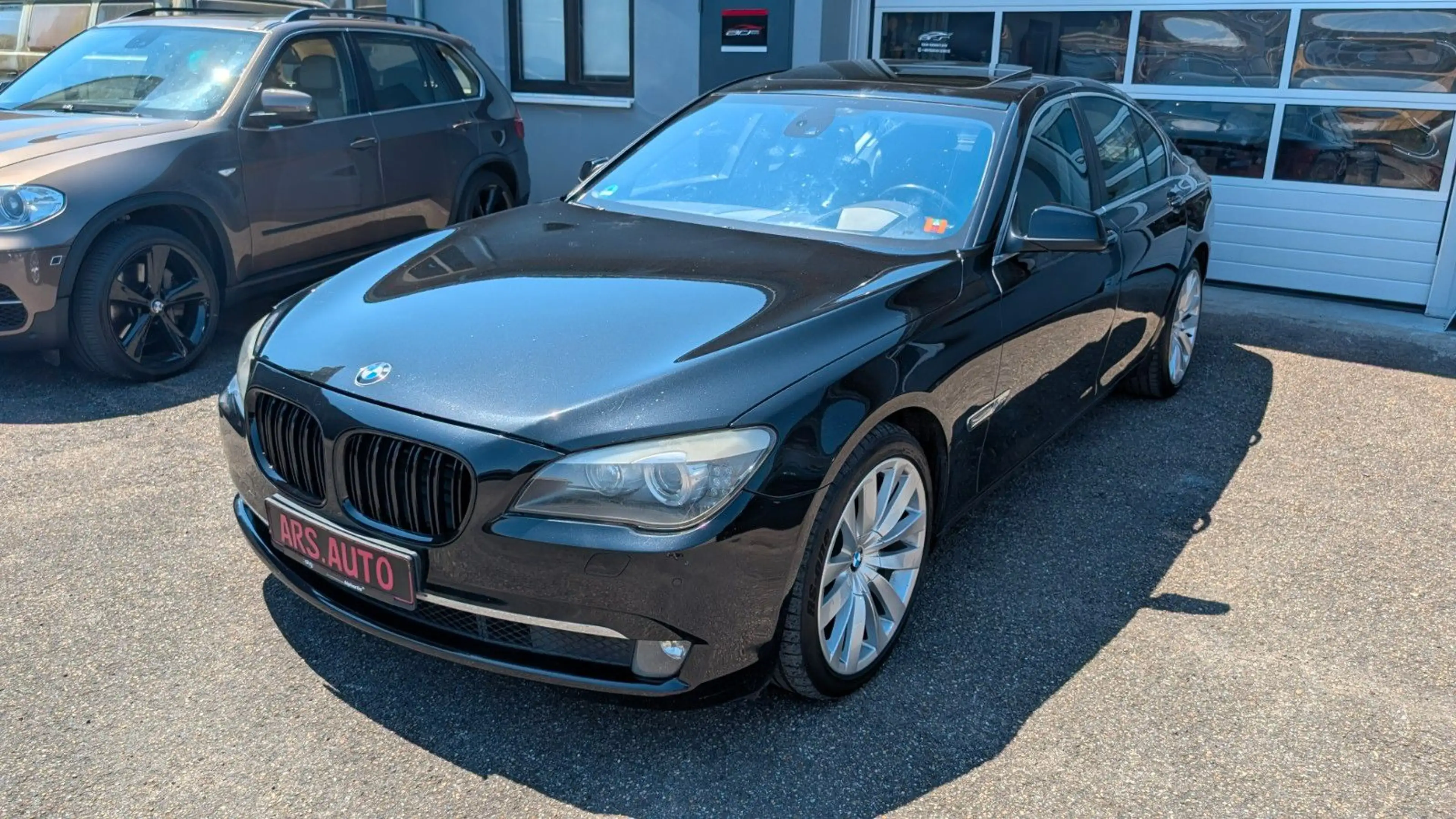 BMW 750 i xDrive Head-Up ACC Soft-Close 4xSHZ Komf-S. — photo 2
