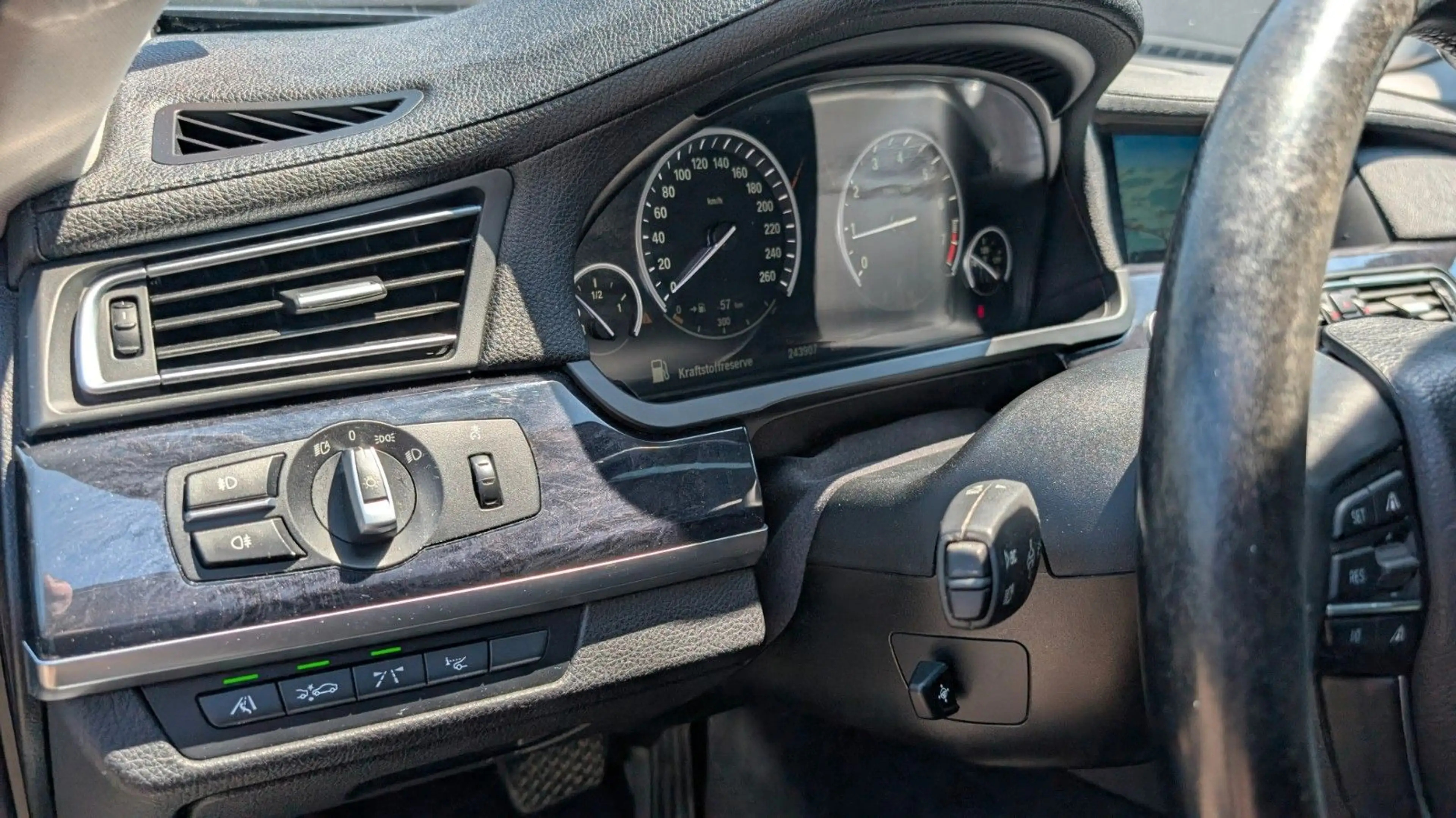 BMW 750 i xDrive Head-Up ACC Soft-Close 4xSHZ Komf-S. — photo 6