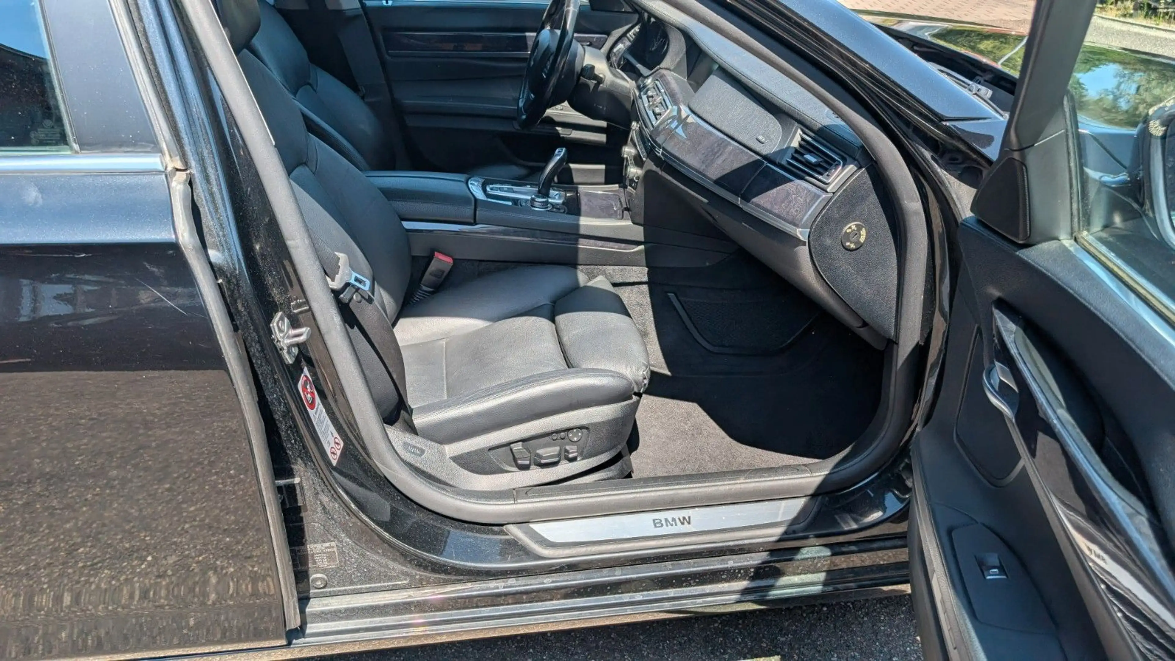 BMW 750 i xDrive Head-Up ACC Soft-Close 4xSHZ Komf-S. — photo 15