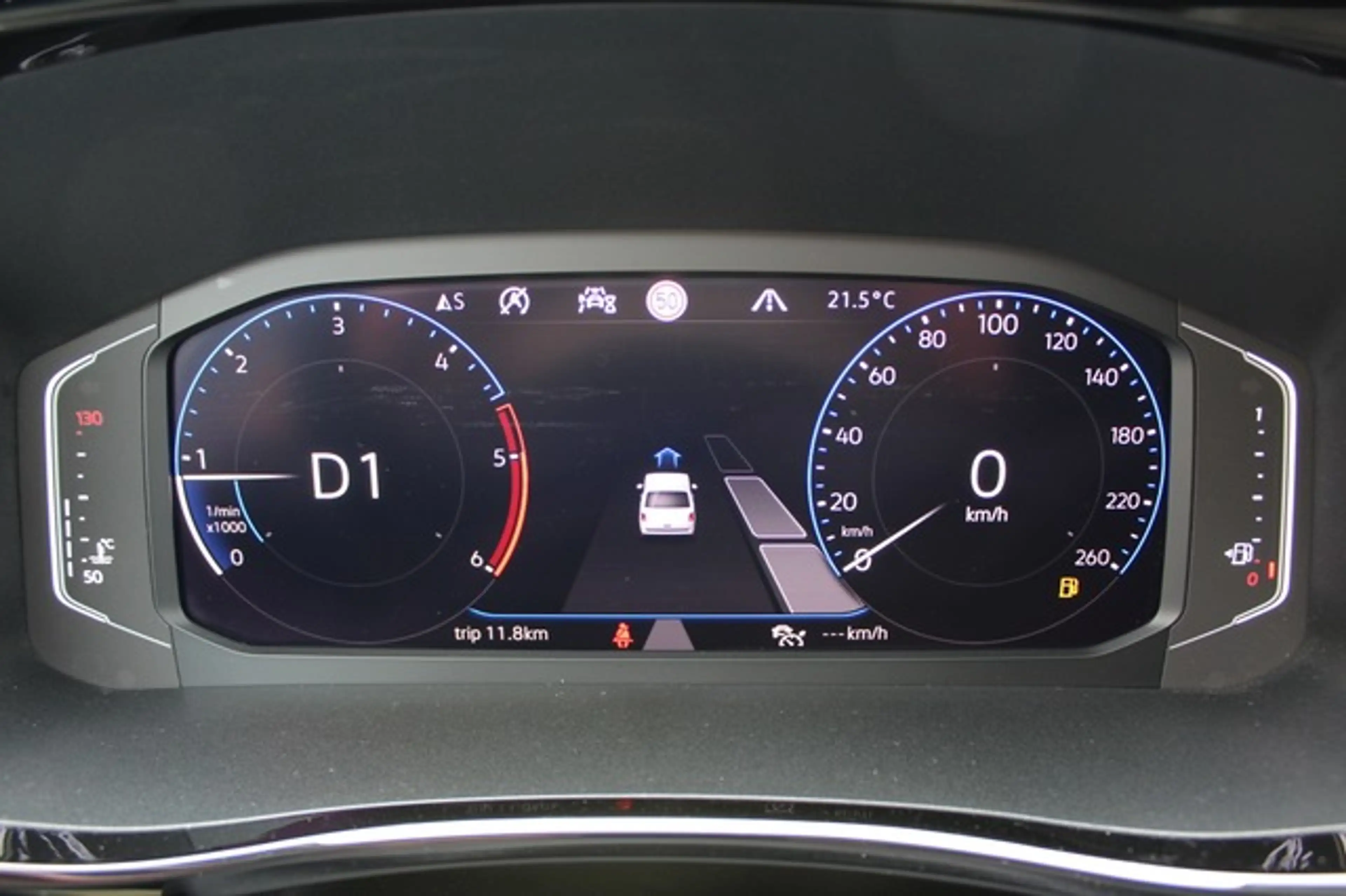 Volkswagen T6.1 Multivan Generation SIX DSG AHK ACC DCC — photo 11