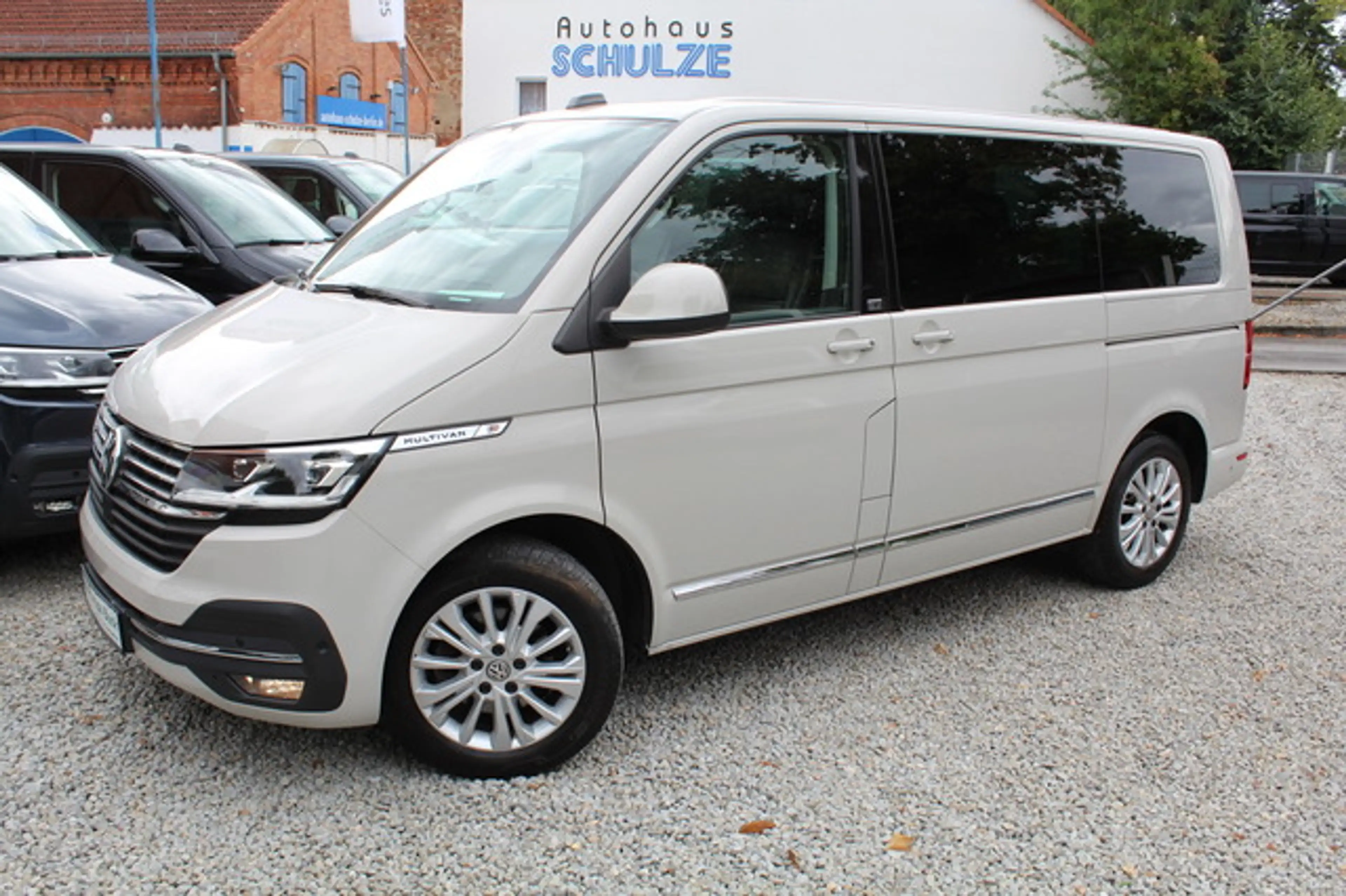 Volkswagen T6.1 Multivan Generation SIX DSG AHK ACC DCC