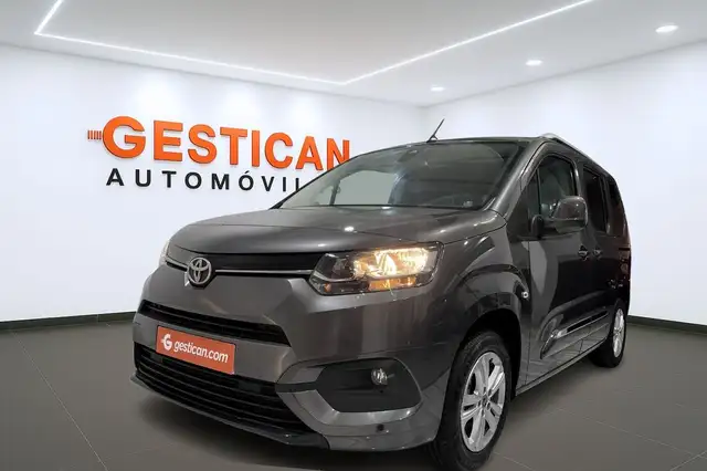 Toyota 1.2 81kW (110CV) Family Active L1