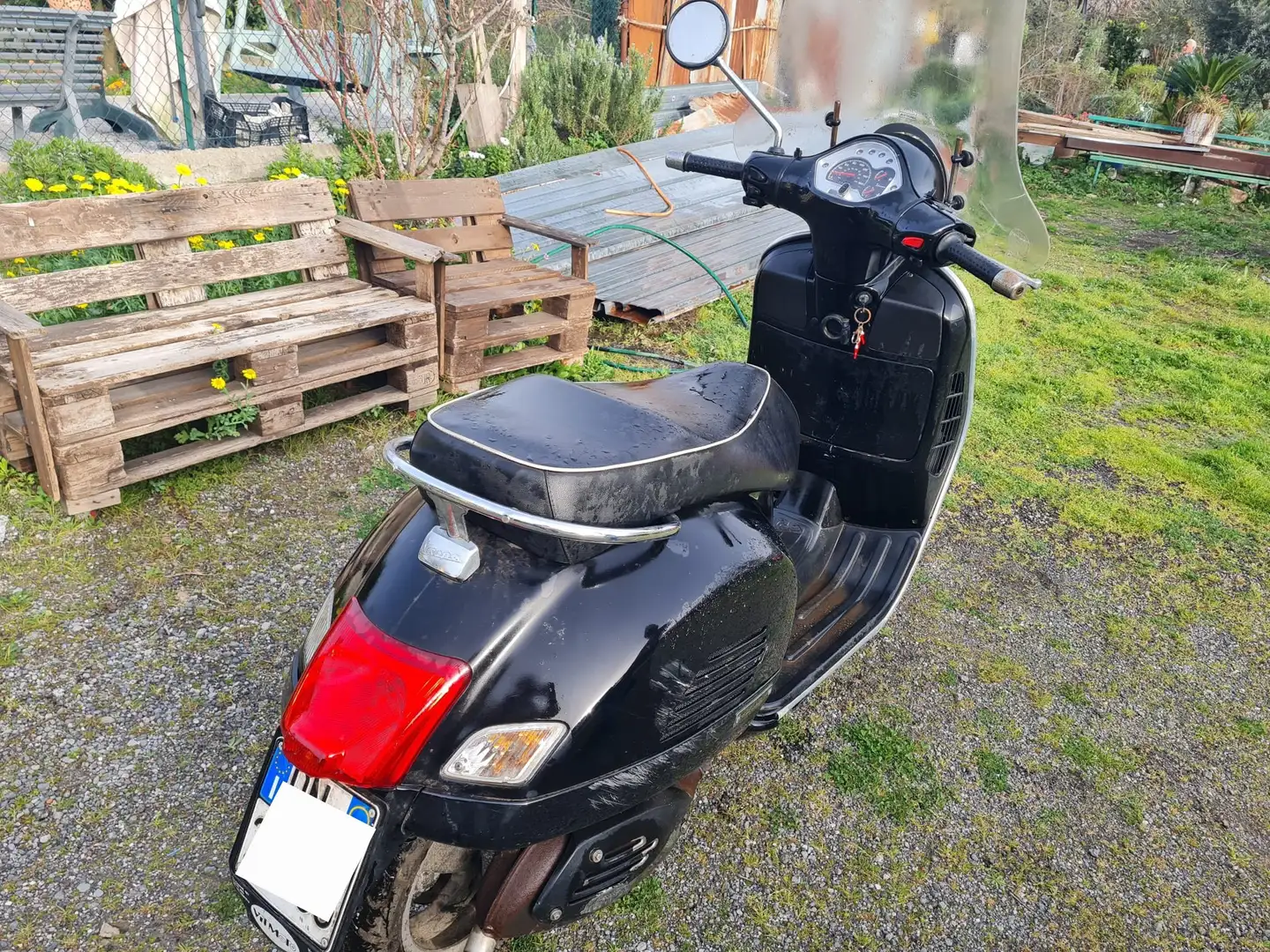 Vespa GTS 300 Siyah - 2