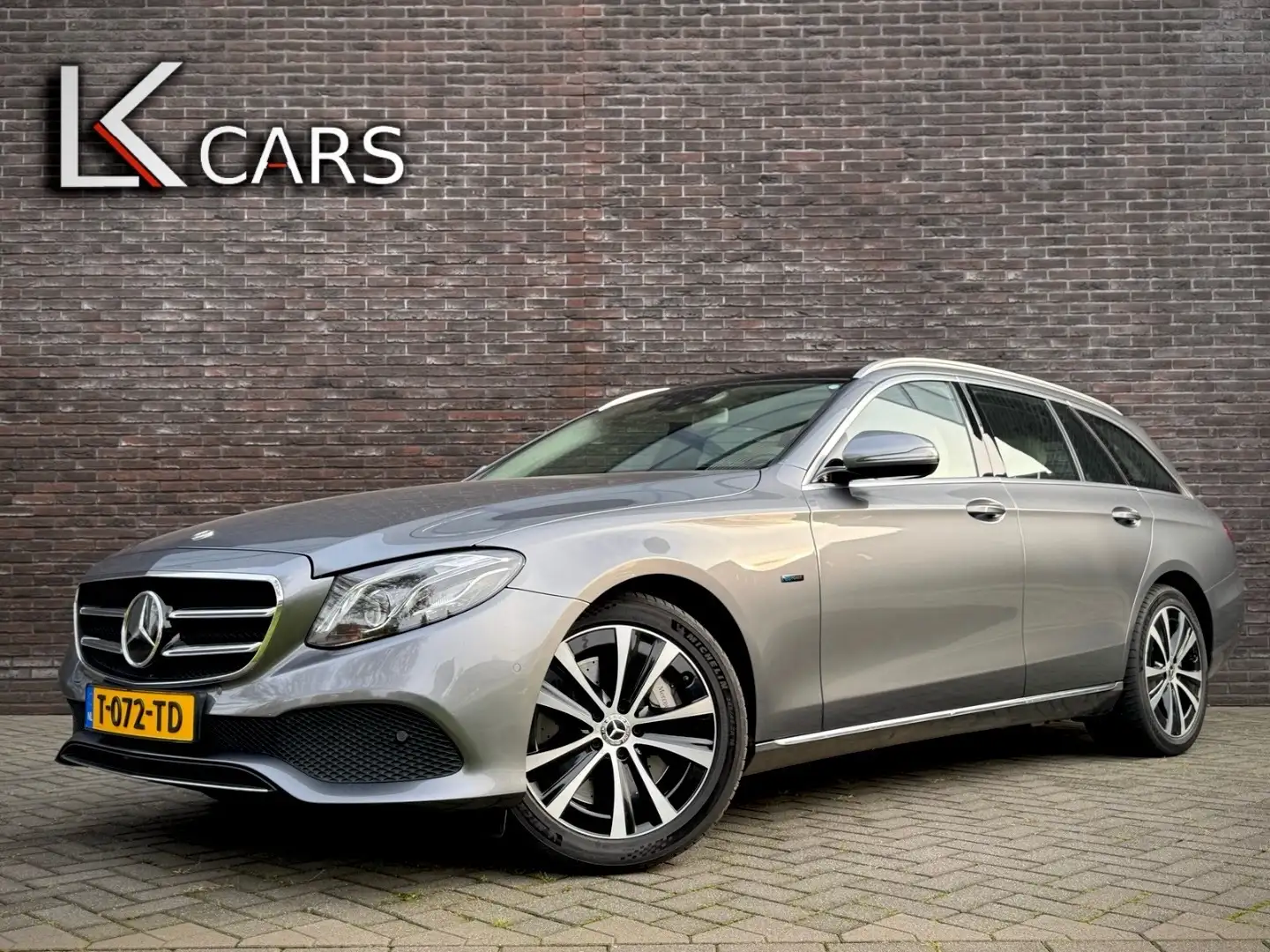 Mercedes-Benz E 300 DE / ESTATE / TREKHAAK / ACC / LED / LUCHTVERING Grau - 1