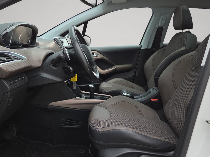Peugeot 2008 1.2 PureTech Allure — photo 14