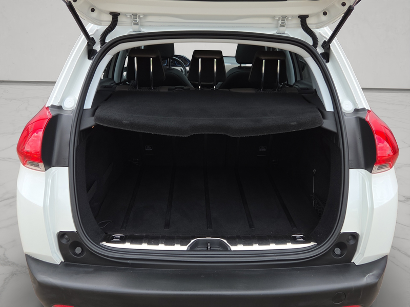 Peugeot 2008 1.2 PureTech Allure — photo 12