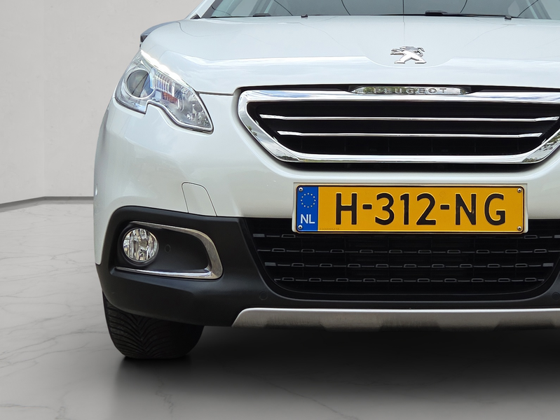 Peugeot 2008 1.2 PureTech Allure — photo 4