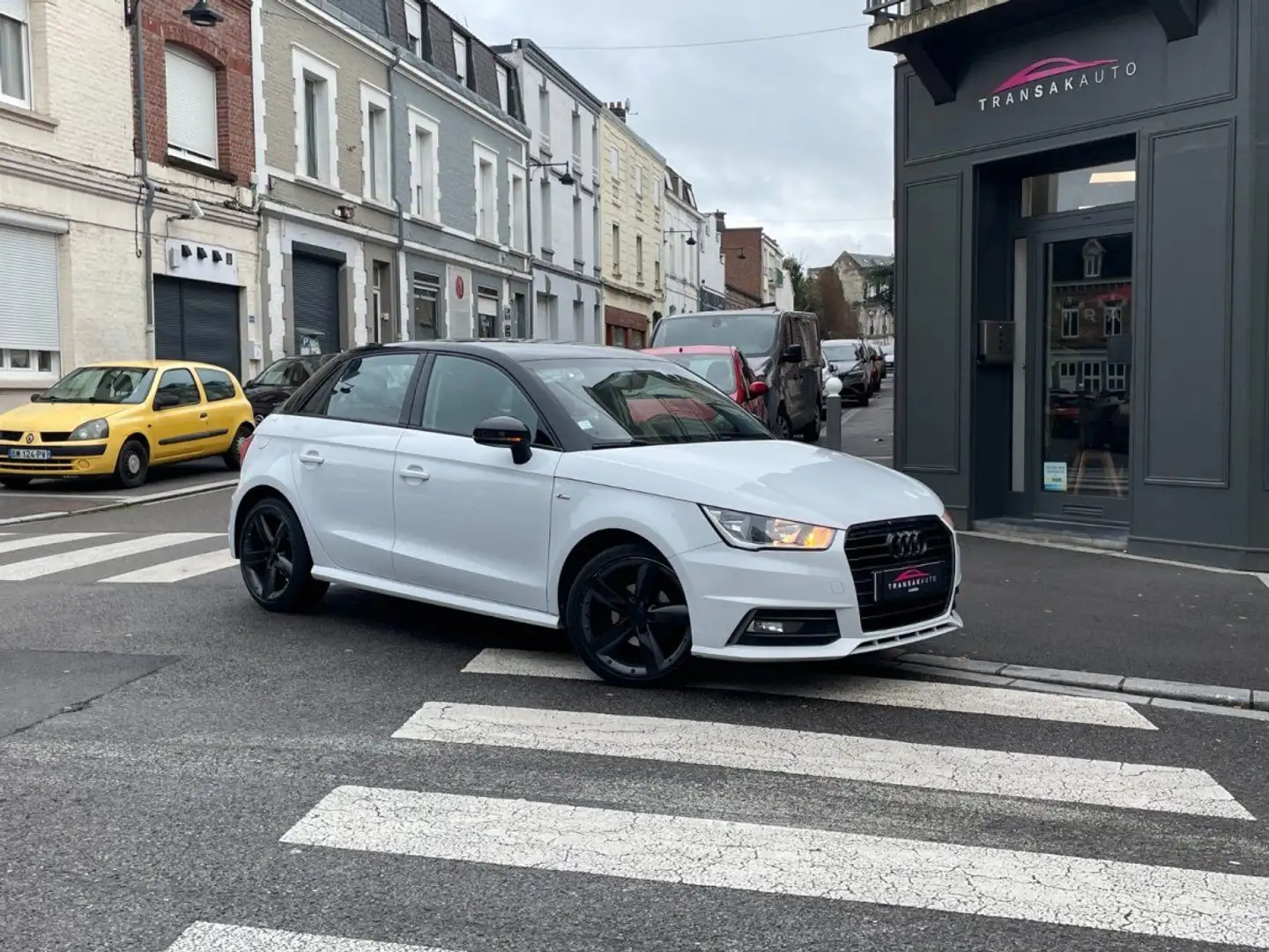 Audi A1 1.4 TDI 90 / 5 PORTES / AIDE AU PARKING / IDEAL JEUNE PERMIS Weiß - 1