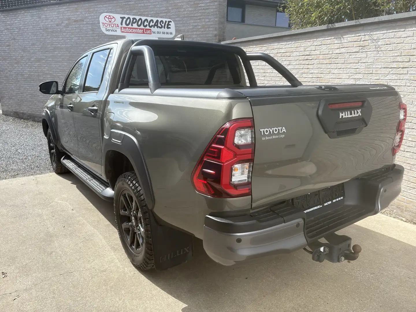 Toyota Hilux 2.8 D-4D 4WD INVINCIBLE / SPORT PACK/ € 40850+ Bronz - 2