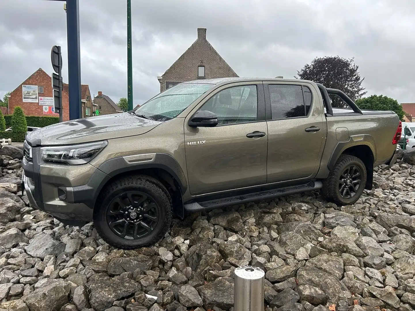 Toyota Hilux 2.8 D-4D 4WD INVINCIBLE / SPORT PACK/ € 40850+ Bronz - 1