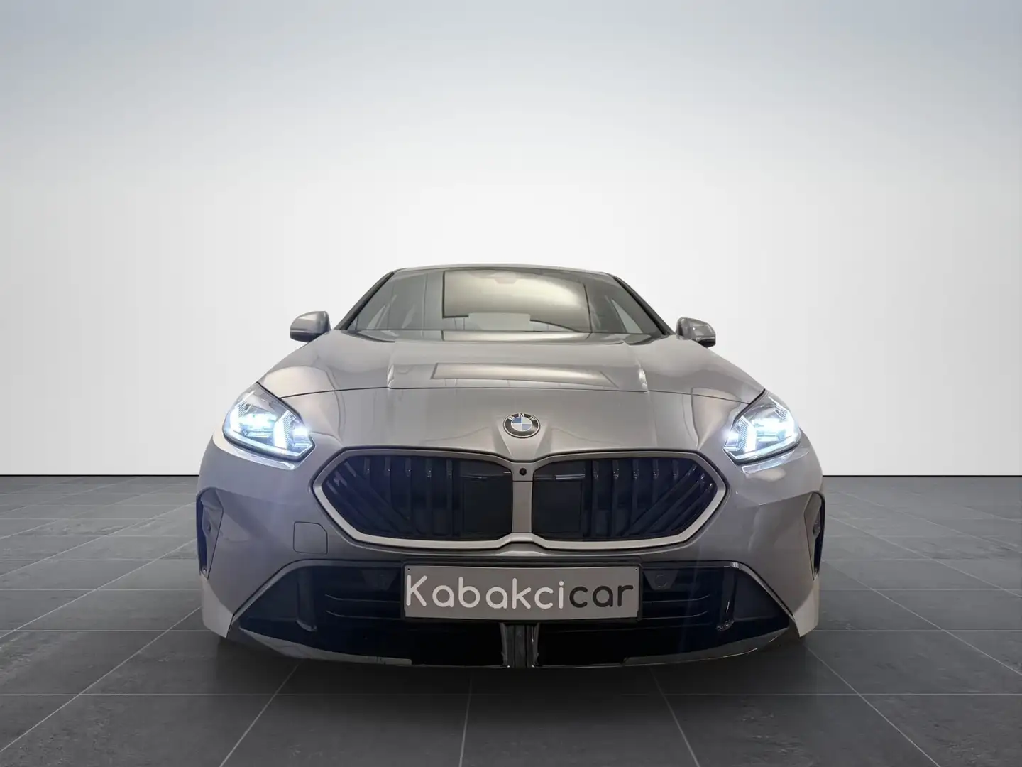 BMW 120 120iAS MHEV Pack M / Full Options / ATT Remorque Grau - 2