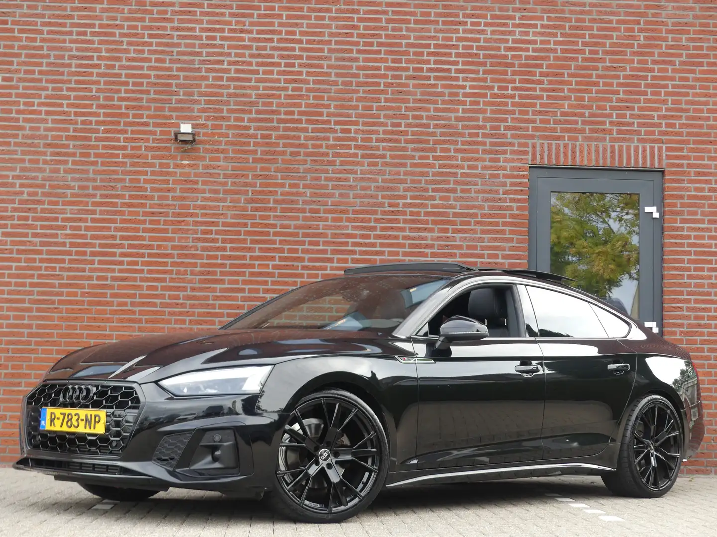 Audi A5 Sportback 35 TFSI S-Line / Panoramadak / 20 inch Schwarz - 1