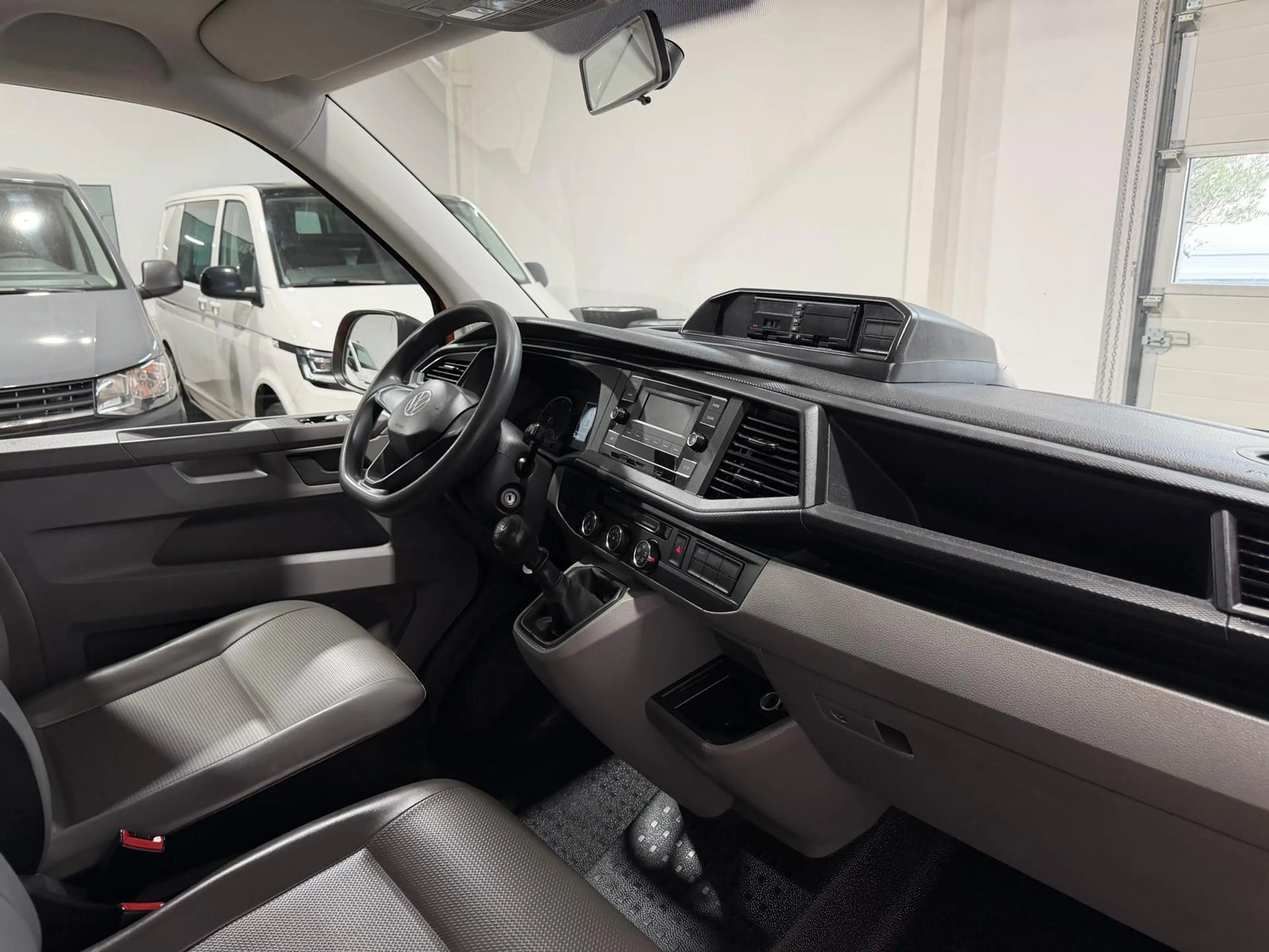 Volkswagen T6.1 Transporter T6.1 Pritsche-Doka (6-Si.),Klima,Radio,AHK — photo 8