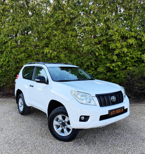 Toyota Land Cruiser 3.0 D-4D 190 CV 4X4 GARANTIE 1 AN CLIM AUTO KEYLESS 67.000 KM !!!! — photo 3