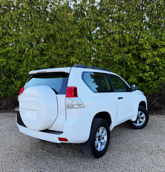 Toyota Land Cruiser 3.0 D-4D 190 CV 4X4 GARANTIE 1 AN CLIM AUTO KEYLESS 67.000 KM !!!! — photo 7