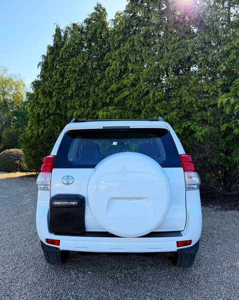Toyota Land Cruiser 3.0 D-4D 190 CV 4X4 GARANTIE 1 AN CLIM AUTO KEYLESS 67.000 KM !!!! — photo 4