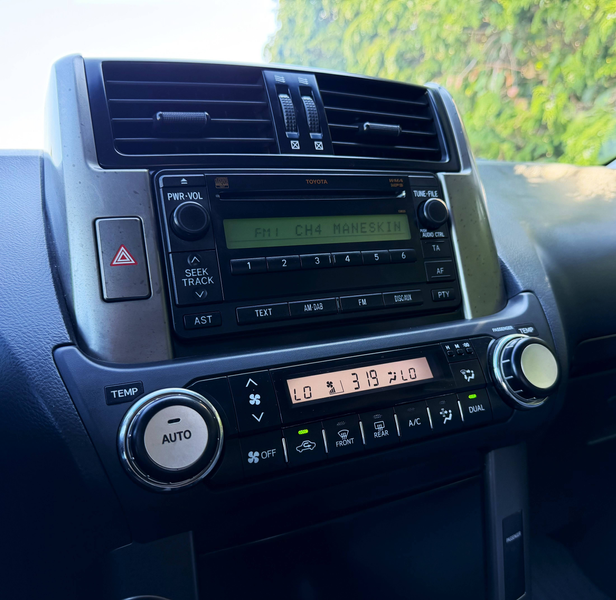 Toyota Land Cruiser 3.0 D-4D 190 CV 4X4 GARANTIE 1 AN CLIM AUTO KEYLESS 67.000 KM !!!! — photo 13