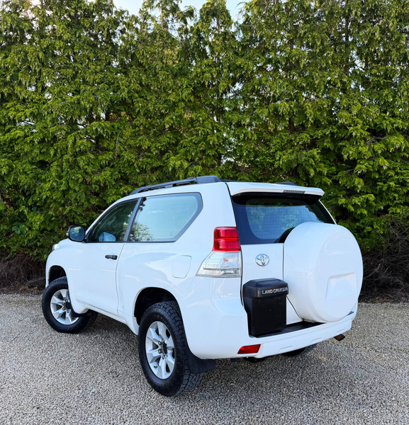 Toyota Land Cruiser 3.0 D-4D 190 CV 4X4 GARANTIE 1 AN CLIM AUTO KEYLESS 67.000 KM !!!! — photo 9